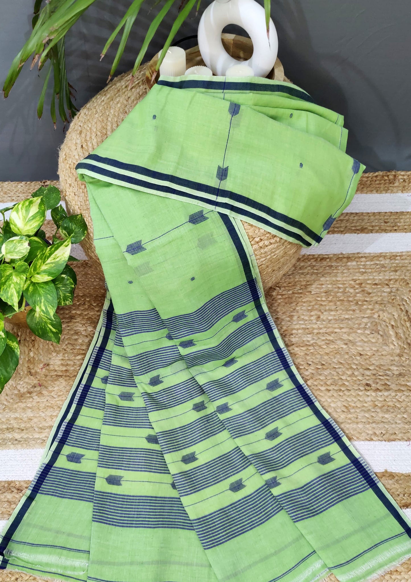 Cotton Jamdani Arrow Buti Saree- Light Green