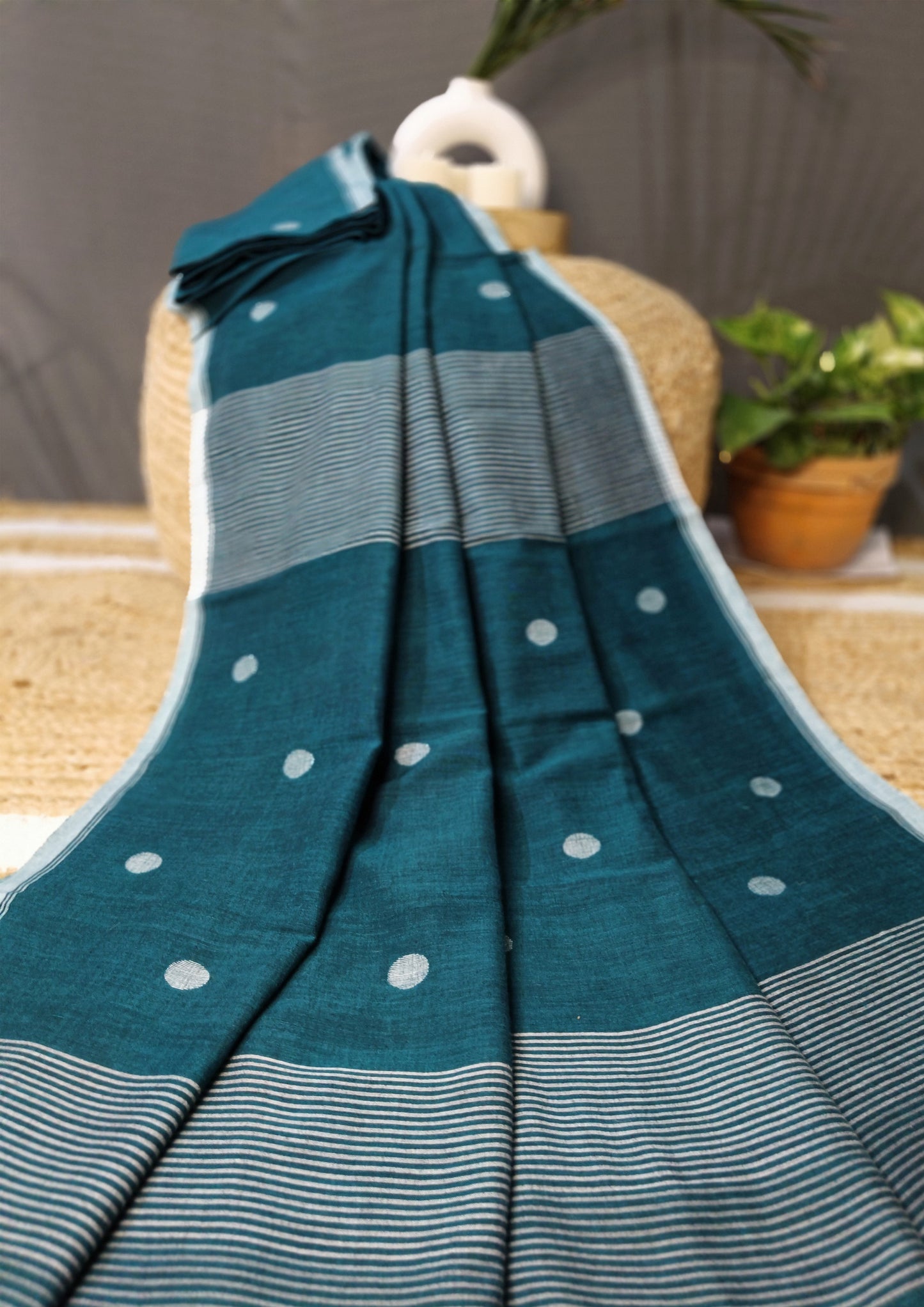 Cotton Jamdani Polka Buti Saree- Teal