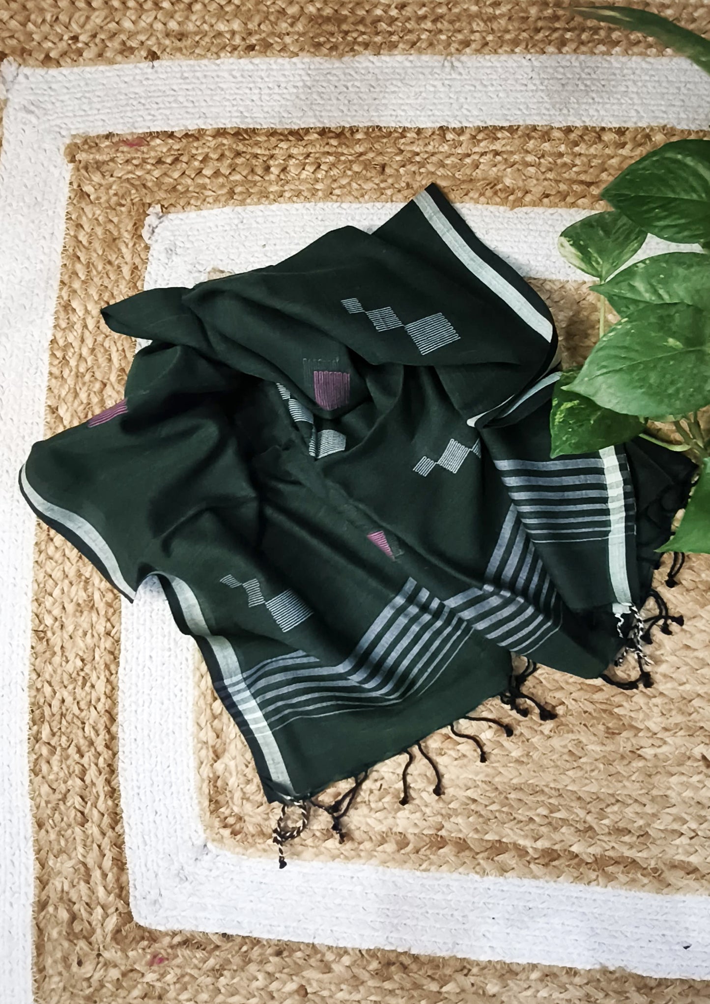Jamdani Stole- Dark Green