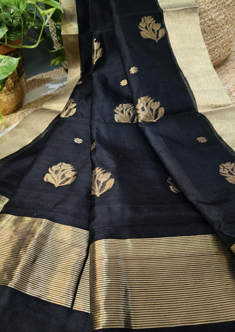 Chanderi Silk Saree - Bda phool buti - Black - Wefta