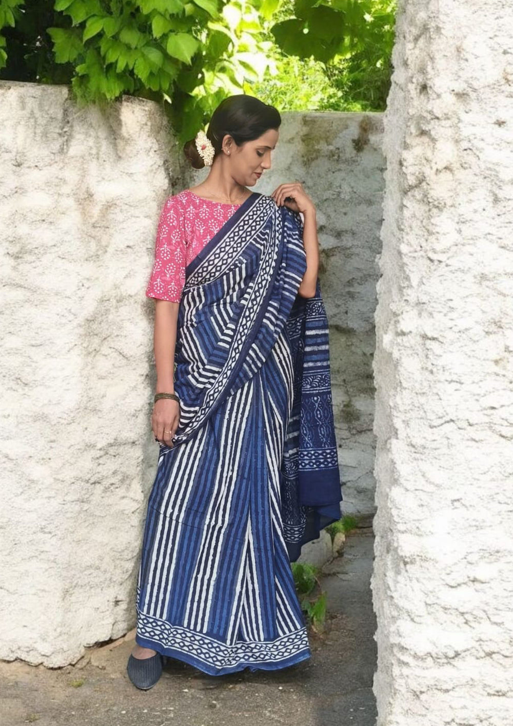 Dabu - Handblock printed Saree - 23 Indigo - Wefta