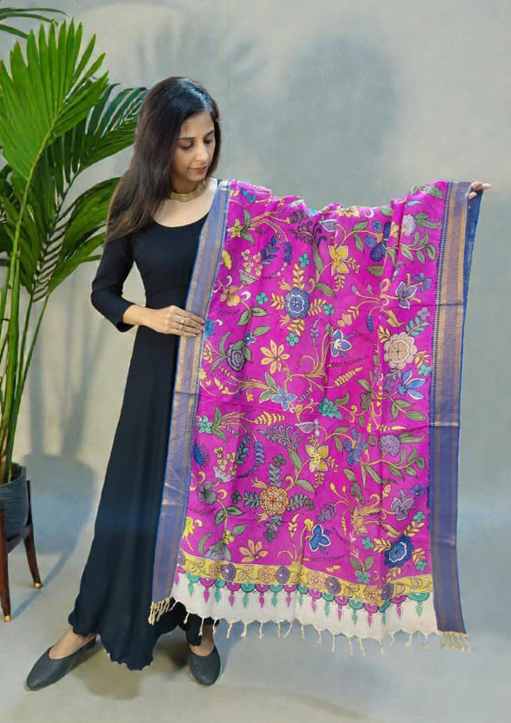 Kalamkari Handpainted Dupatta - Pink K17 - Wefta
