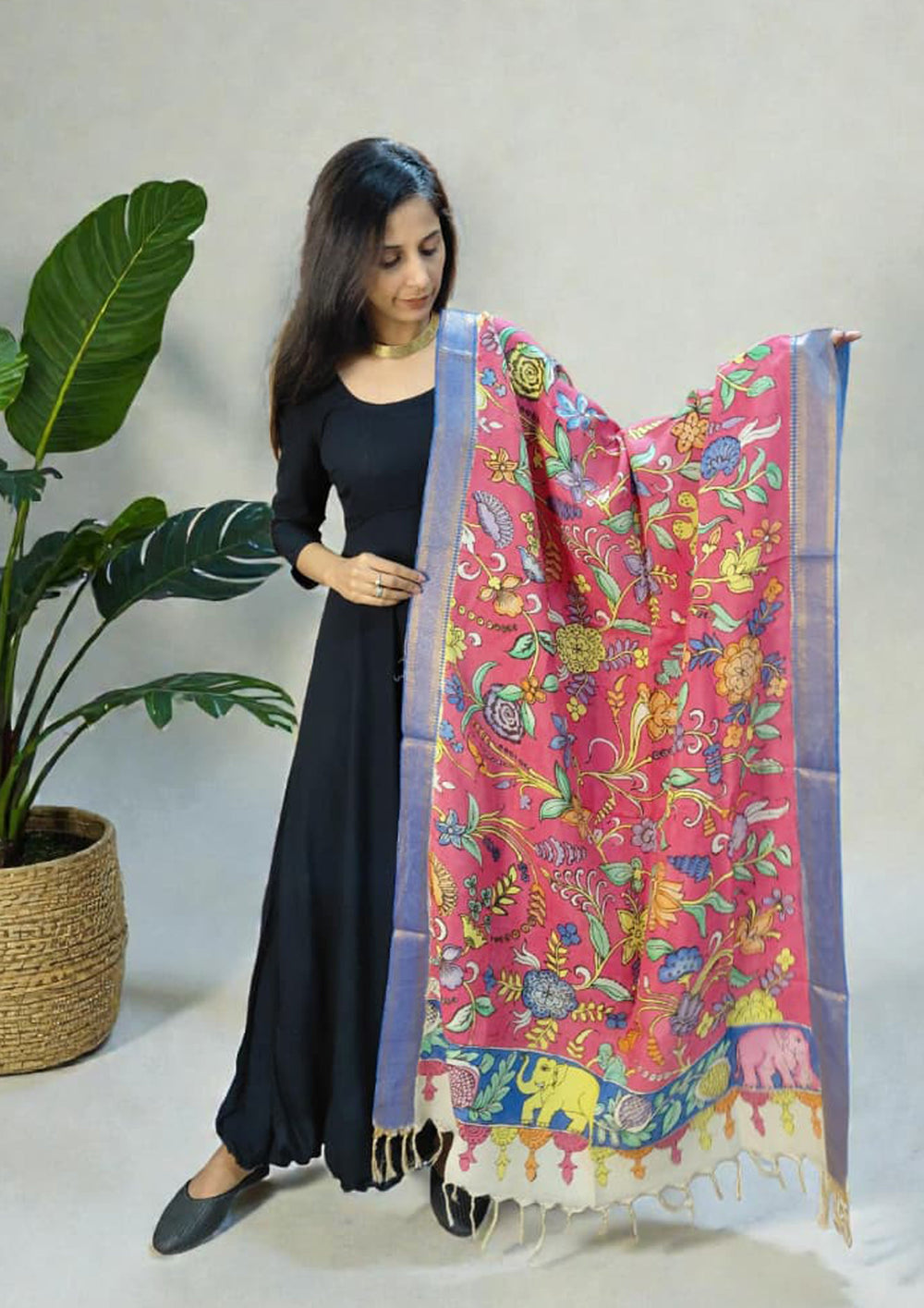 Kalamkari Handpainted Dupatta - Red K16 - Wefta