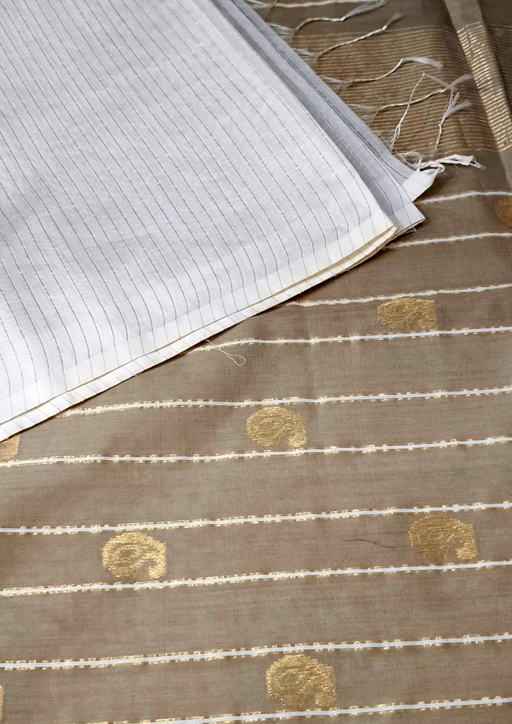 Maheshwari Saree - M1 White Beige - Wefta