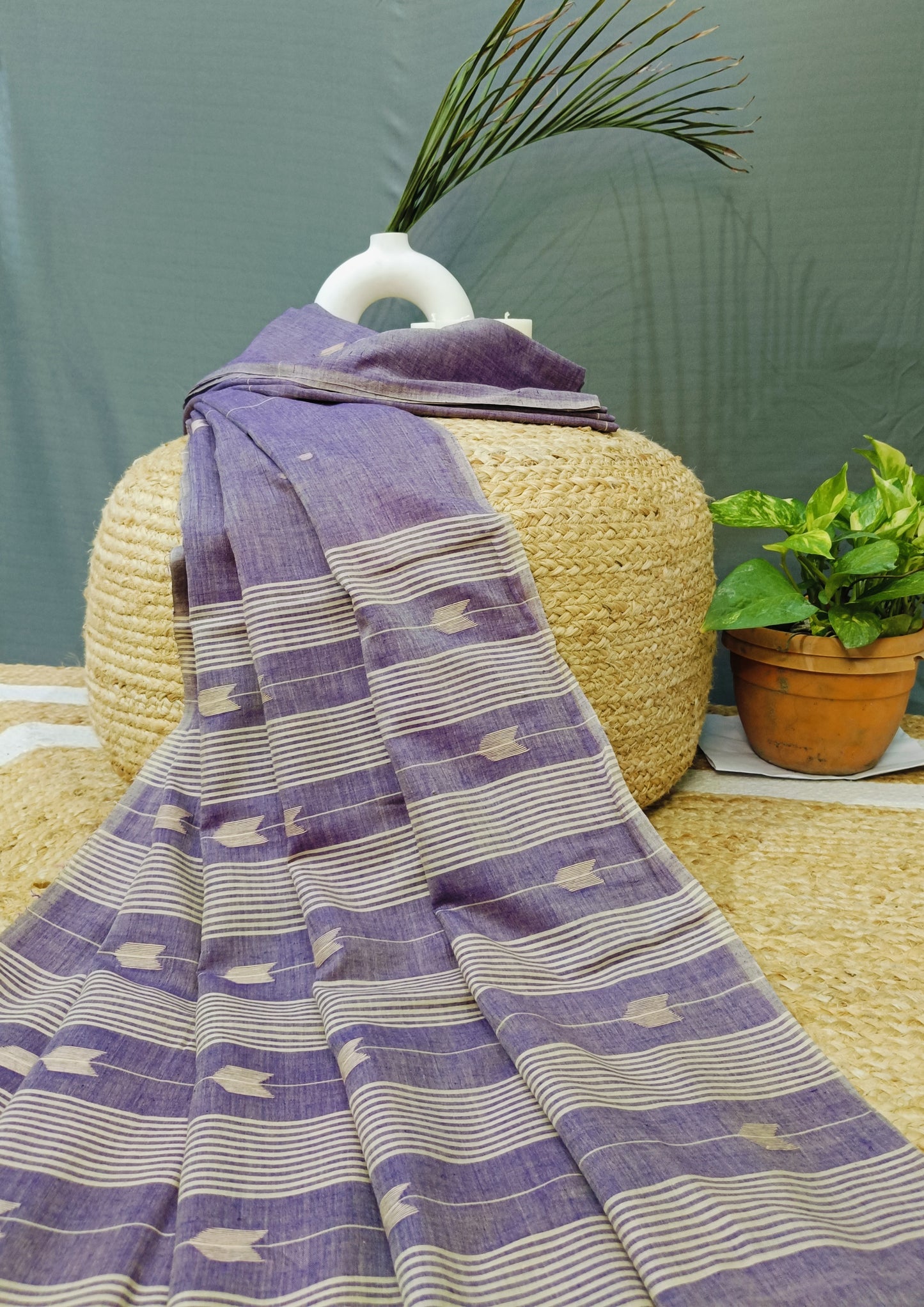 Cotton Jamdani Arrow Buti Saree- Lilac